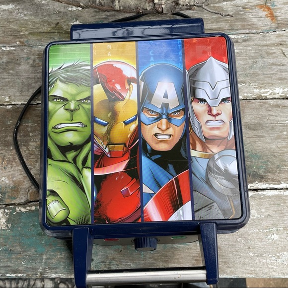 Marvel Kitchen Marvel Avengers Waffle Maker Mva28 Poshmark